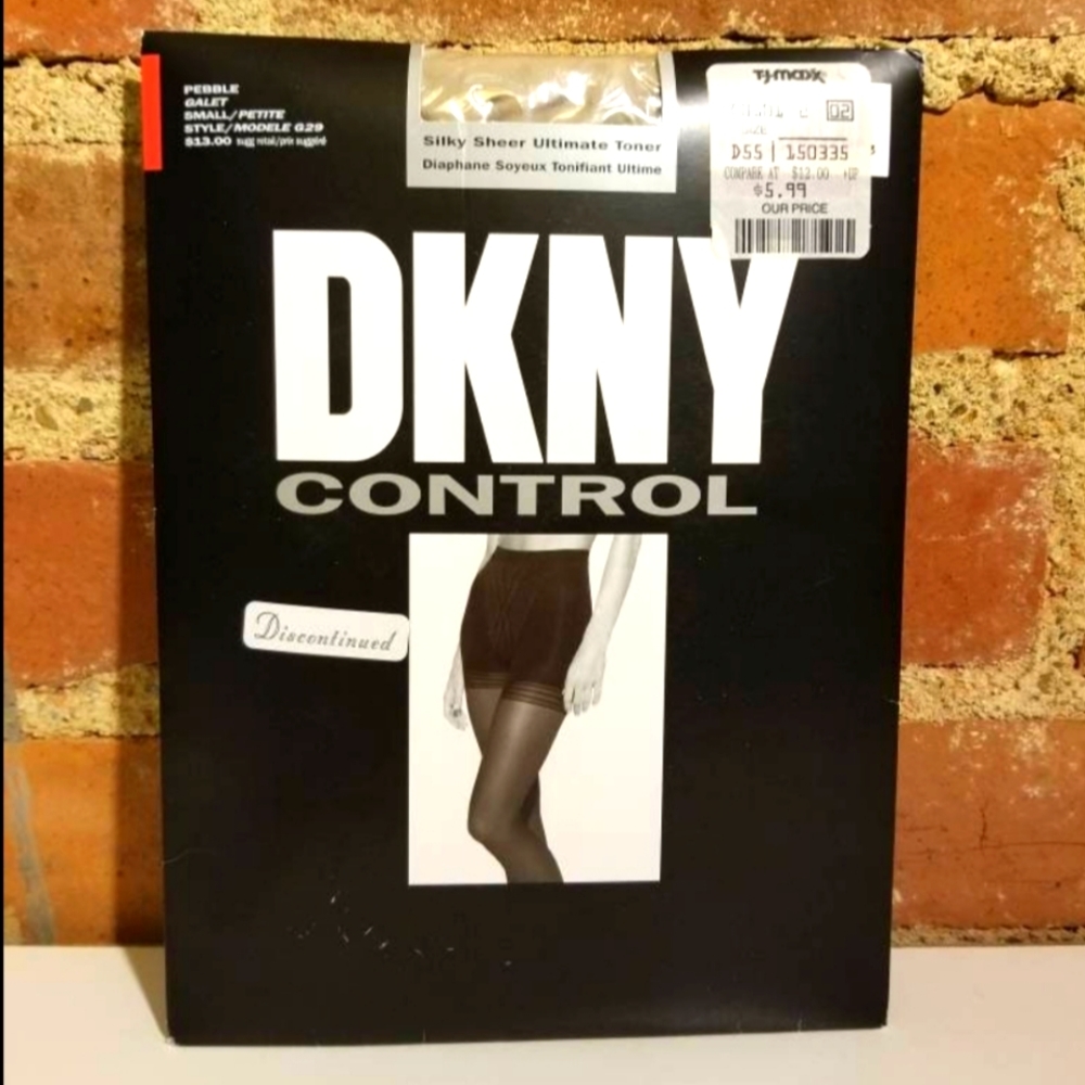 DKNY CONTROL PANTYHOSE VINTAGE DONNA KARAN NEW YORK SHEER 90S DEADSTOCK VOGUE